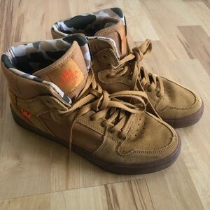 Men’s Tan Supra Hightop Sneakers Size 7
